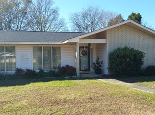 601 Greenbriar Rd, Warner Robins, GA 31093