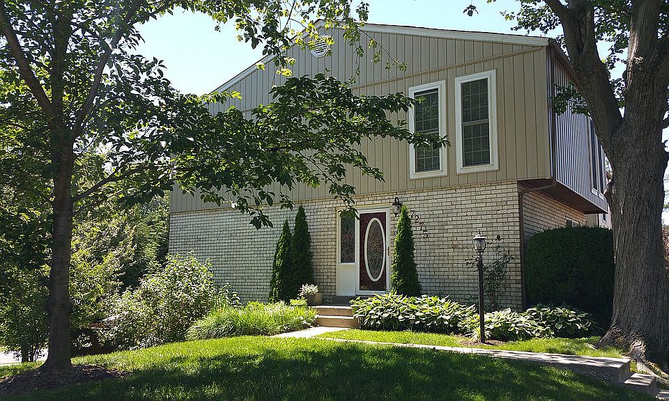 2nd image of 7275 Mill Run Dr Unit 13-8