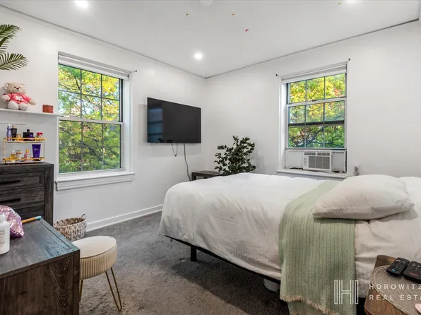 55-03 31st Avenue image 9 of 12