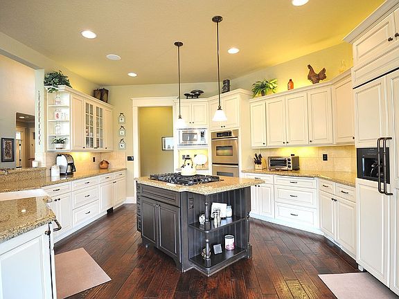 Kitchen is 16x15.