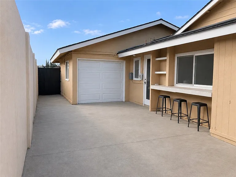 701 Longfellow Dr — Photo 16
