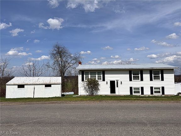 5th image of 60945 Sandy Ridge Rd