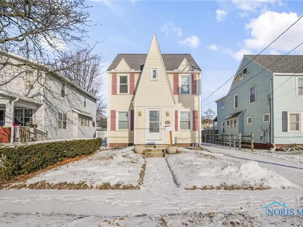 2530 Oak Grove Pl, Toledo, OH 43613