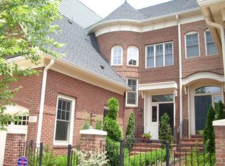 18310 Fairway Oaks Sq, Leesburg, VA 20176