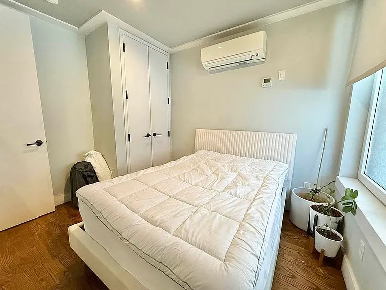 62 E 21st St #1B — Photo 7