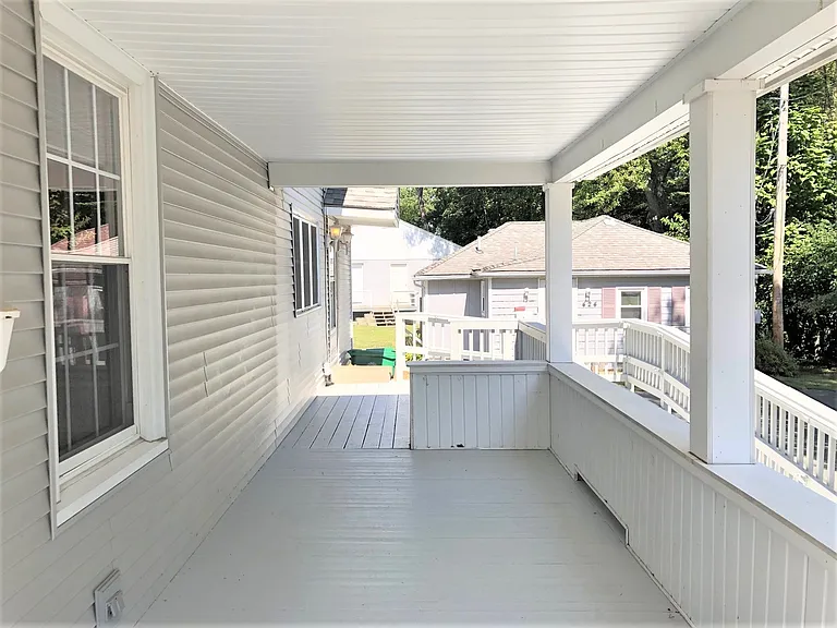 420 Britton St — Photo 3