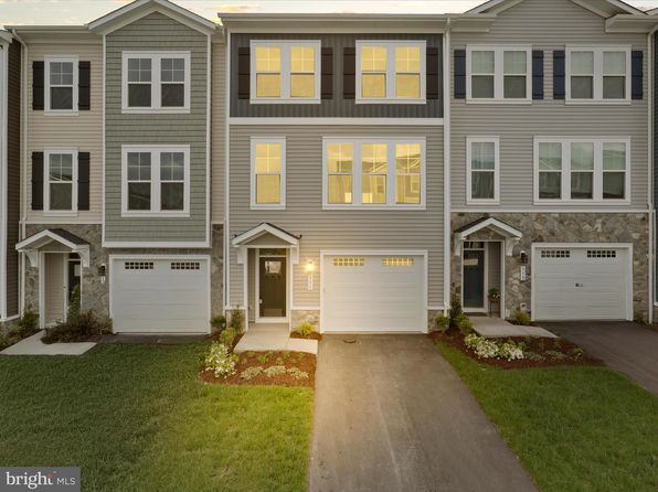 111 Checkerspot Way, Lake Frederick, VA 22630