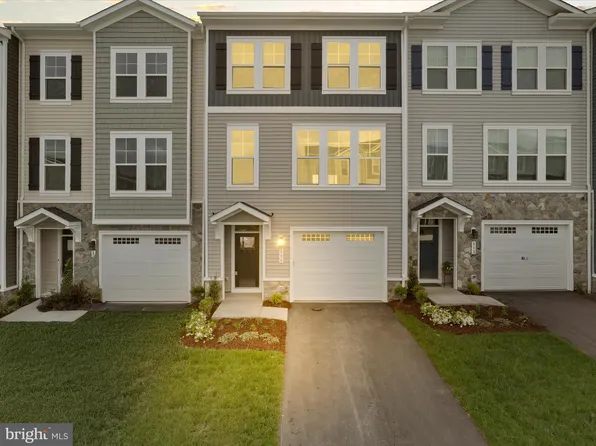 111 Checkerspot Way, Lake Frederick, VA 22630