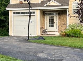 10 Minuteman Ln, Westford, MA 01886