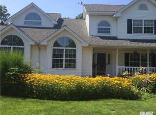 4 Aspatuck Ct, Commack, NY 11725