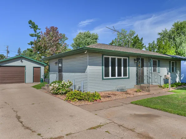 865 7th St SW, Pine City, MN 55063