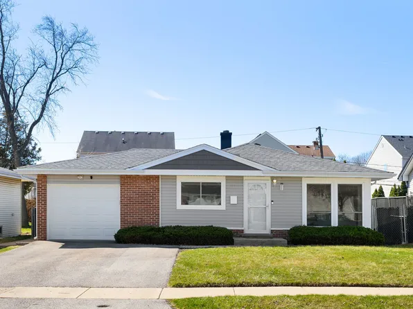 701 W Lake Park Dr, Addison, IL 60101