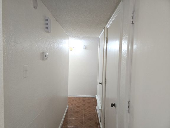 4th image of 4105 Fletcher Dr