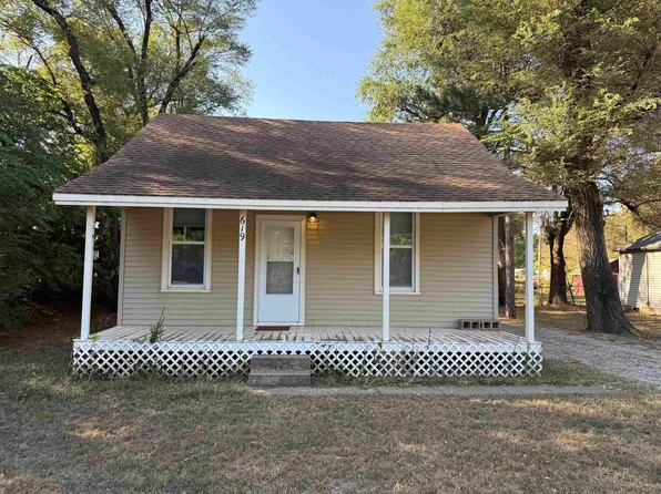 619 W E Ave #C, Kingman, KS 67068