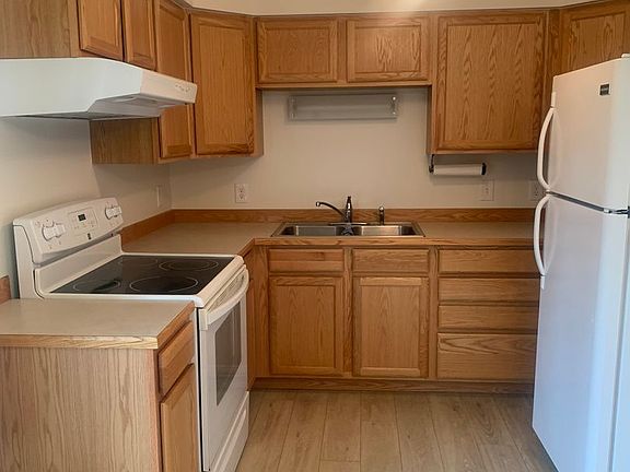 3rd image of 4065 Iris Ln