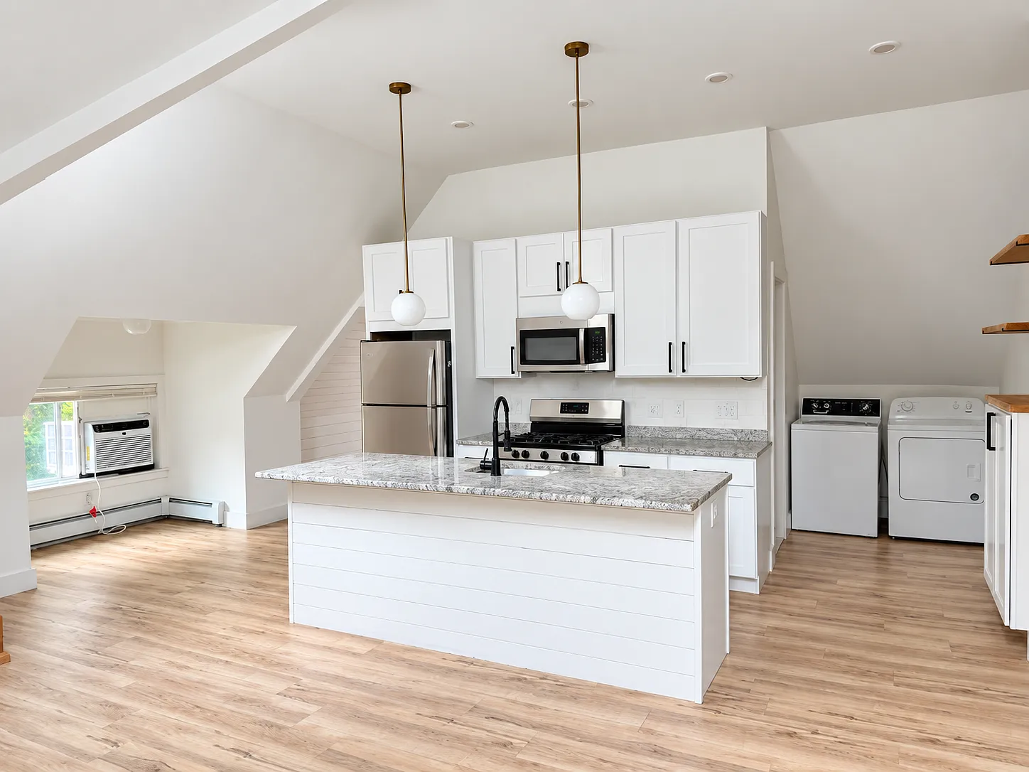 2 bed, 1050 sqft, $2,650 — Photo 1