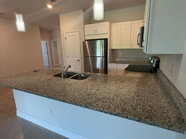 1031 San Cristobal Ave — Photo 11