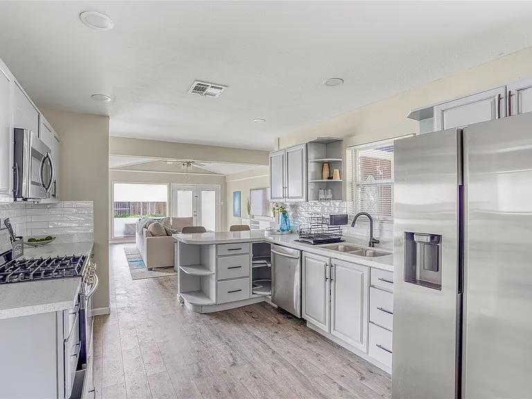 1715 Imperial Crown Dr — Photo 13