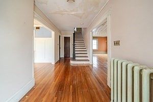 5th image of 52 Herman St