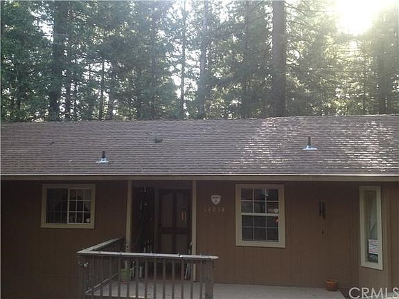 front of house sits far back off road for seclusion