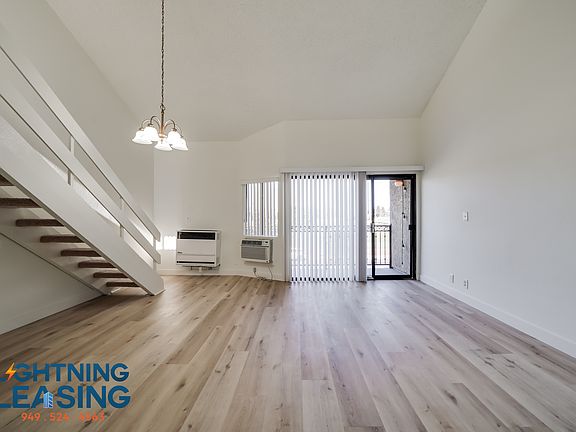 3rd image of 6827 Whitsett Ave APT 213