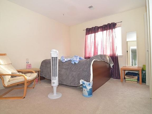 5th image of 9437 Bay Colony Dr