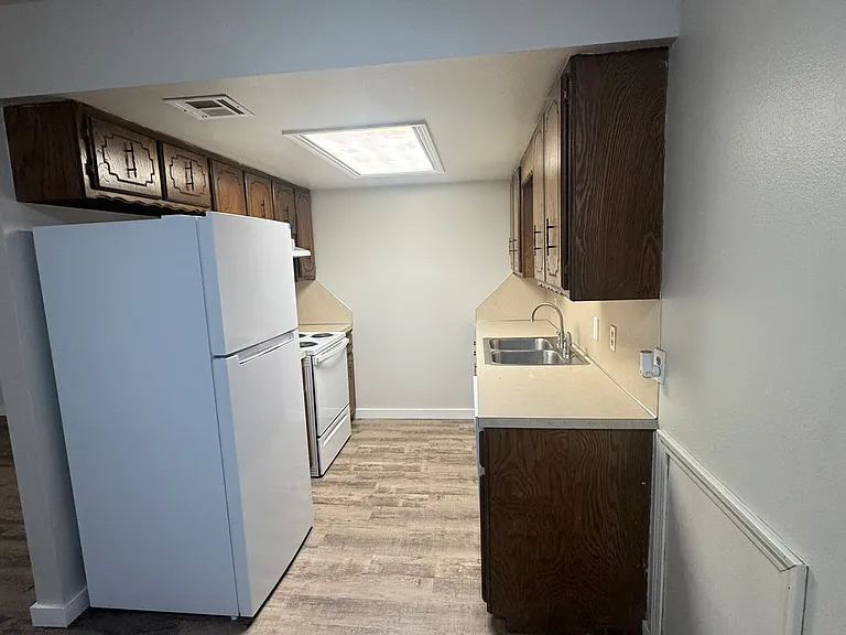 301 Butler Ave #10 — Photo 4