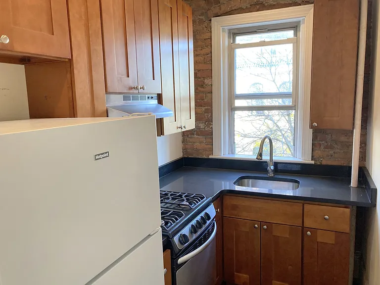 13 Haviland St #1W — Photo 16