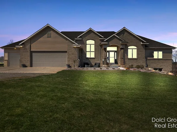 8875 Peach Ridge Ave NW, Sparta, MI 49345