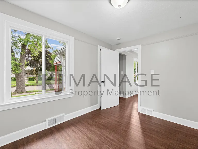 405 W Garfield Ave — Photo 5