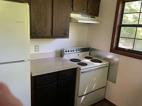 4th image of 67 Manor Dr