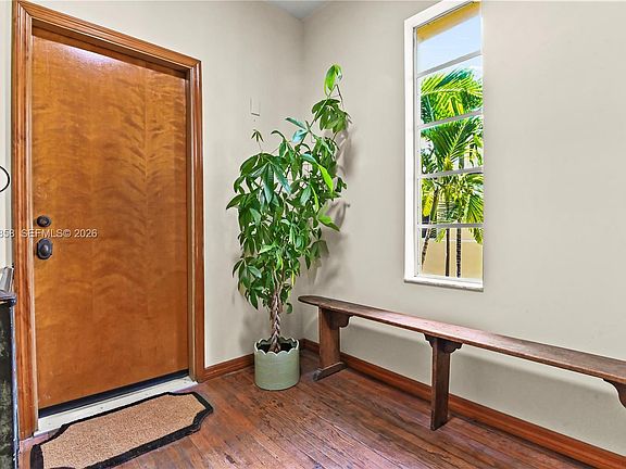 2nd image of 1570 Meridian Ave APT 8