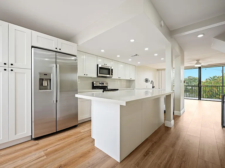 2800 SW 87th Ave #1111 — Photo 3