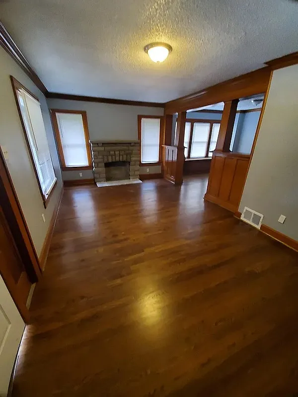 3 bed, 1.0 bath, 1144 sqft, $1,195 — Photo 3