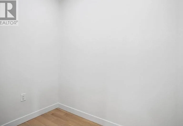 239 Keefer St #502 — Photo 11