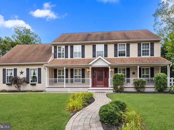 203 Rayburn Ln, Chalfont, PA 18914