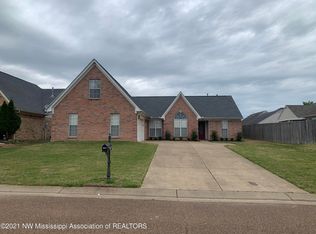 5878 Christopher Jordan Dr, Southaven, MS 38672