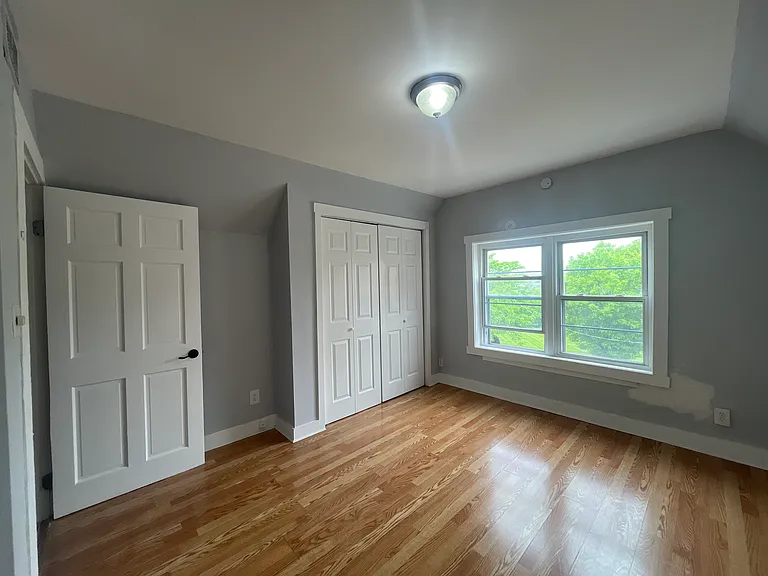 147 Winchester Ave — Photo 20