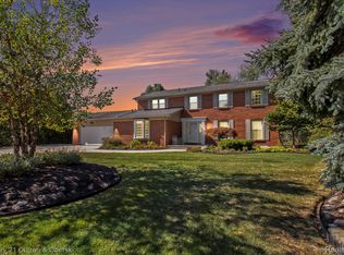 29645 Mayfair Rd, Farmington Hills, MI 48331
