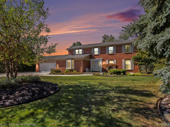 29645 Mayfair Rd, Farmington Hills, MI 48331