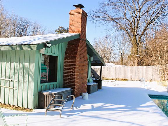 4th image of 124 Valley Dr