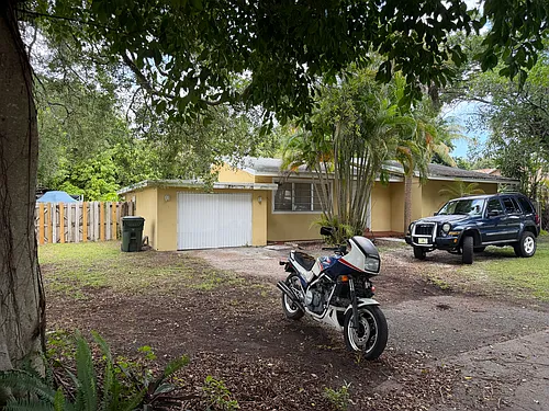 1125 SW 18th St Photo 1