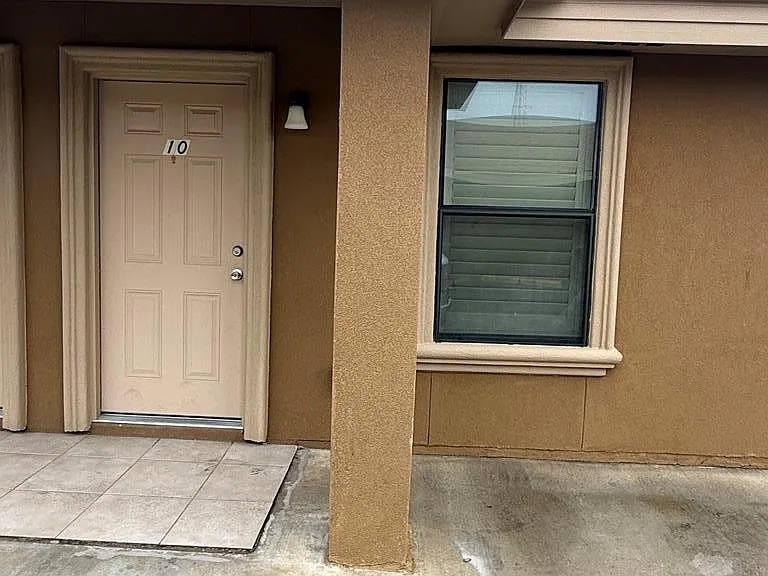 1520 Eidson Rd — Photo 1