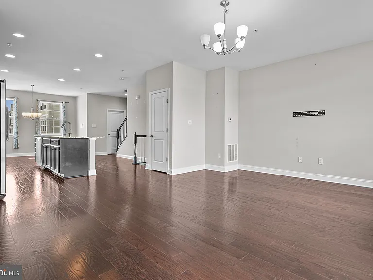 4648 Cambria Rd — Photo 5
