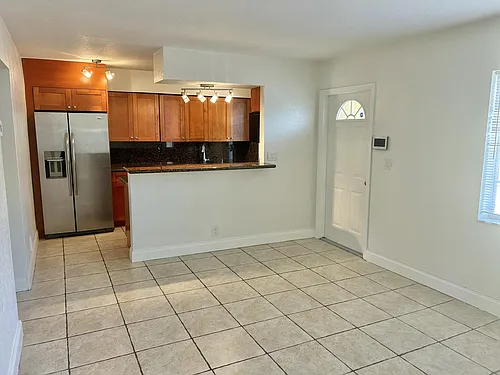 51 NE 24th St #4 Photo 1
