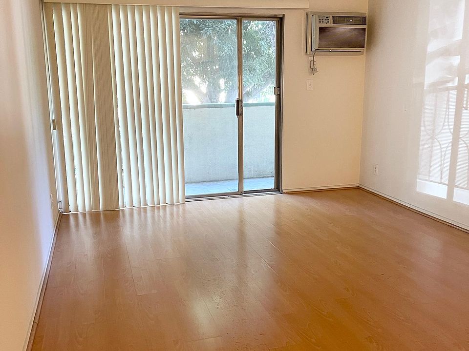 1st image of 428 N Hayworth Ave
