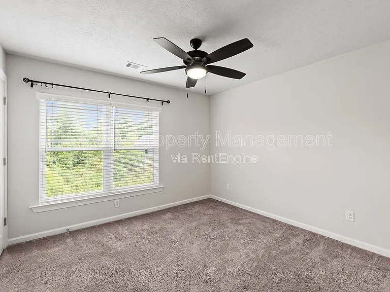 1913 Butternut Dr — Photo 10