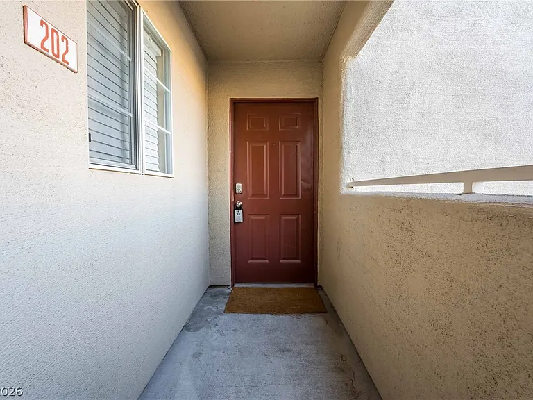 1908 Villa Palms Ct #202 — Photo 5