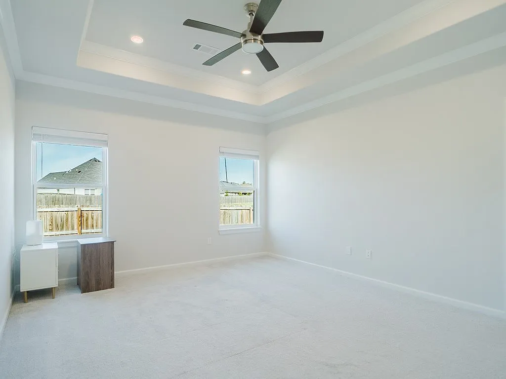 4 bed, 1903 sqft, $2,250 — Photo 3