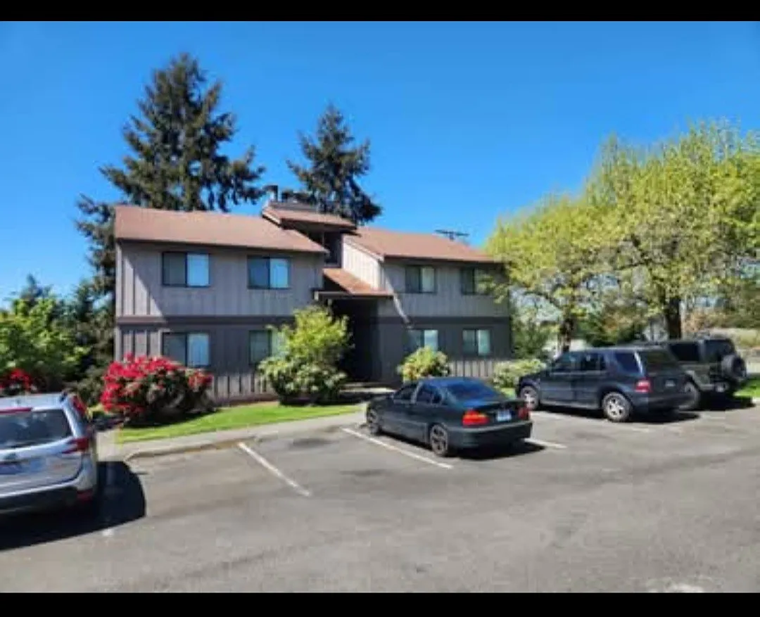 PARKHURST APARTMENTS — Photo 4